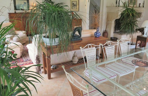 Losse Villa | Beautiful private villa for 6 guests with WIFI, A/C, private pool, TV, terrace and parking