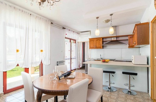 Rakotule House | Beautiful private villa for 10 guests with private pool, WIFI, A/C, TV, terrace and pets allowed