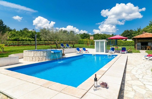 Rakotule House | Beautiful private villa for 10 guests with private pool, WIFI, A/C, TV, terrace and pets allowed