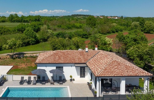 Prodol House | Beautiful private villa for 6 guests with A/C, private pool, WIFI, TV and terrace