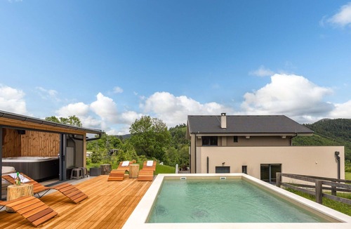 Fuzine Villa | Beautiful private villa for 10 guests with private pool, WIFI, hot tub, TV, terrace and pets all.