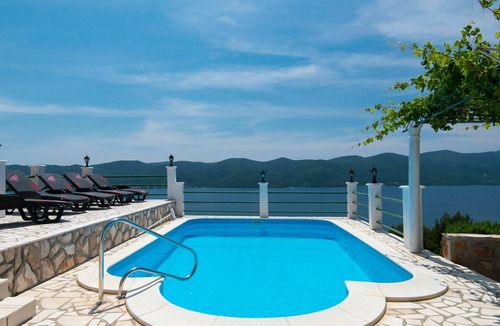 Viganj Villa | Beautiful private villa for 8 guests with private pool, A/C, WIFI, TV, terrace and pets allowed