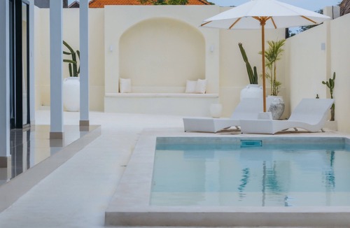 Padonan Villa | Beautiful private villa w/stunning pool, daily cleaners, chef and driver