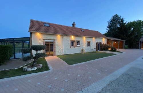 Varennes-Changy House | Beautiful property 2 houses 1h paris with covered swimming pool