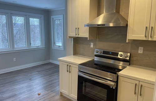 Hamilton House | Beautiful property in Dundas Valley near Ancaster Mill