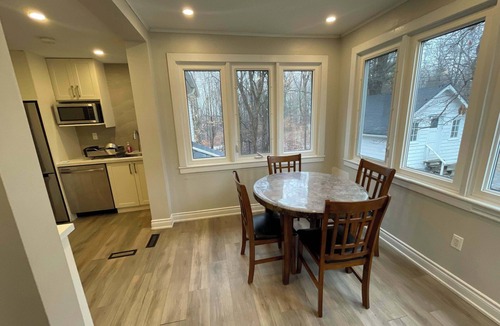 Hamilton House | Beautiful property in Dundas Valley near Ancaster Mill