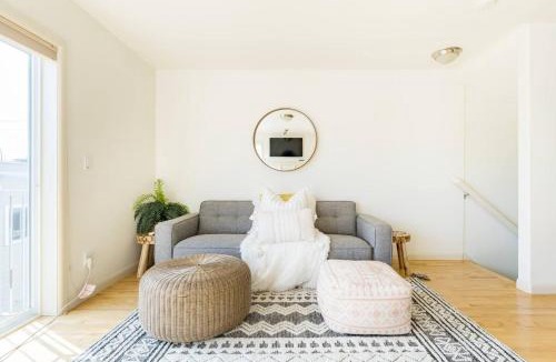 East Queen Anne House | Beautiful Queen Anne home with Space Needle views