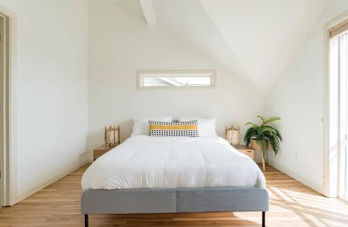 East Queen Anne House | Beautiful Queen Anne home with Space Needle views