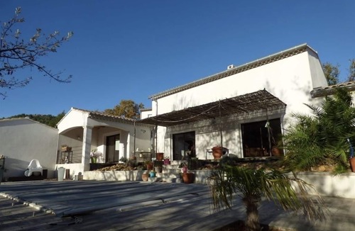 Laudun House | Beautiful quiet house with pool