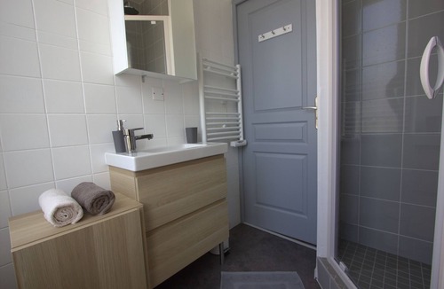 Laon Sud Apartment | Beautiful, quiet and bright apartment near the center of Reims and the TGV station