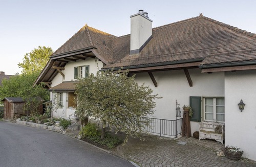 Wohlen bei Bern Apartment | Beautiful, quiet penthouse with a view of the Alps