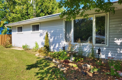 Bobcaygeon House | Beautiful Quiet Escape to Nogies Creek, Bobcaygeon, Kawarthas Lakes Area