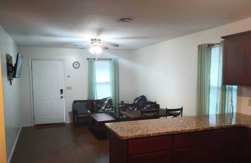 Hinton House | Beautiful-Quiet-Modern-Fast Internet 2br 1ba w/ fenced yard