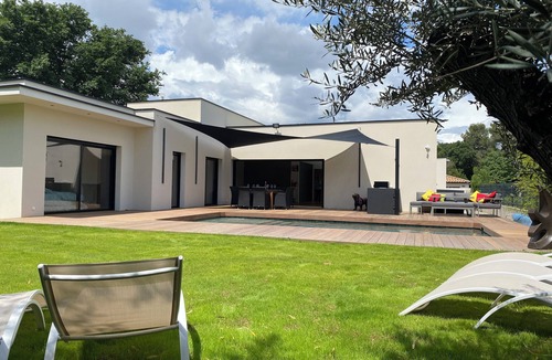 Saint-Aunes House | Beautiful, quiet villa with swimming pool