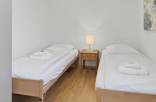 Hirslanden Apartment | Beautiful, quite and very central 2 bedroom flat (Sky6)
