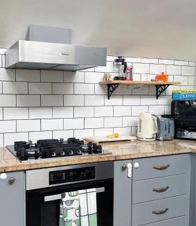 Twickenham Riverside Villa | Beautiful&quite warehouse