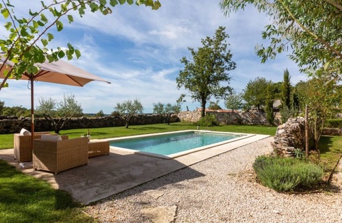 Sveti Petar u Sumi Villa | Beautiful restored farmhouse with private pool and gardens