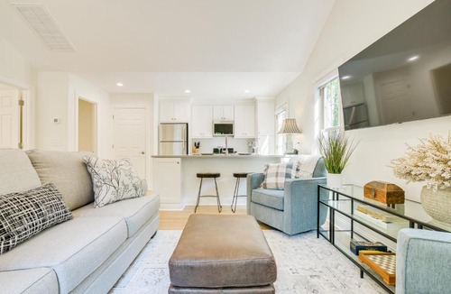 Raleigh House | Beautiful Raleigh Cottage Rental: 5 Mi to Downtown