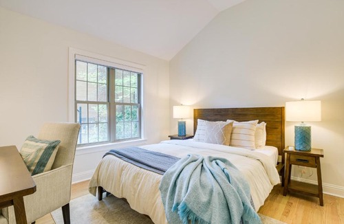 Raleigh House | Beautiful Raleigh Cottage Rental: 5 Mi to Downtown