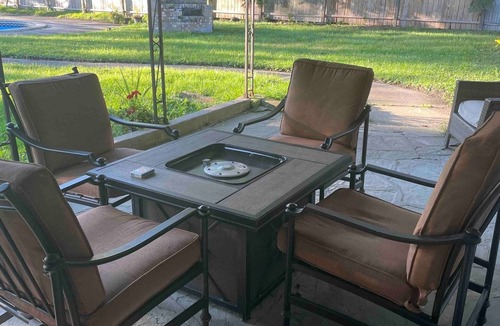 Depew House | Beautiful ranch house with wonderful jacuzzi & pool