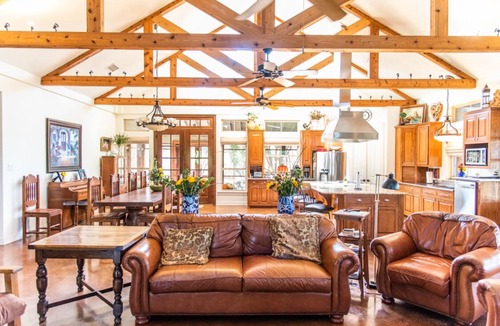 Ennis House | Beautiful Ranch Retreat With Breathtaking Views