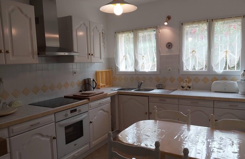 Banne House | BEAUTIFUL RECENT PROPERTY WITH ALL COMFORT, 5 MINS FROM VANS