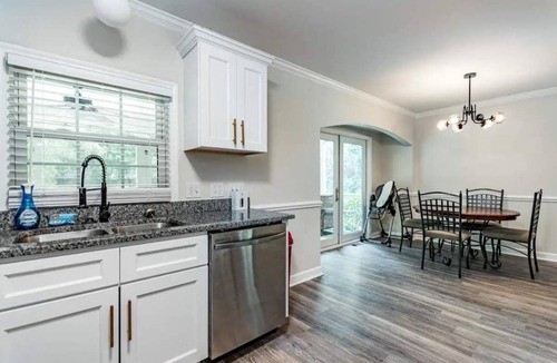 Fuquay-Varina House | Beautiful recently updated 3bed/2 bath ranch