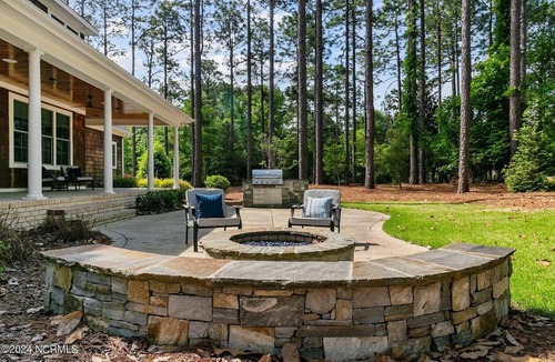 Pinehurst House | Beautiful recently constructed luxury home located 1 mile from Pinehurst #2.