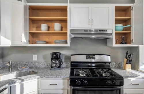 Shaw Hotel | Beautiful, Rehabbed Unit in Shaw Community - 4226b