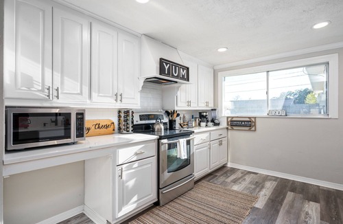 Southwood House | Beautiful Remodeled Home 4 minutes from Kyle Field!