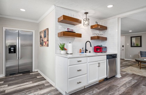 Southwood House | Beautiful Remodeled Home 4 minutes from Kyle Field!