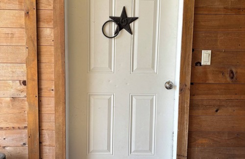 Yelm Apartment | Beautiful remodeled 3-bedroom bunkhouse. Family/Pet friendly. Lots of amenities.