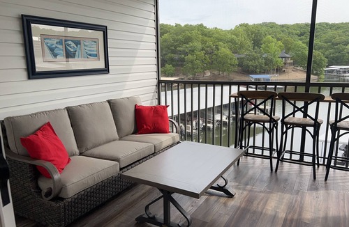 Lakeland Condo | Beautiful Remodeled Fully Furnished 2BR 2BA Condo W/Pool