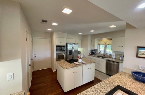 Lakeway House | Beautiful remodeled lake view home, Modified new rates for fall.