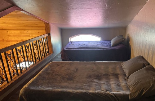 Eufaula Cabin | Beautiful, Remodeled Waterfront Lake Cabin!