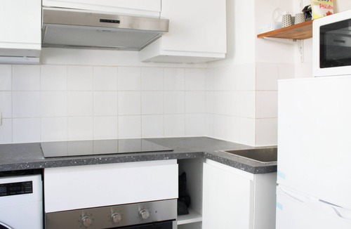 Cœur de Ville Apartment | Beautiful renovated apartment, balcony and parking