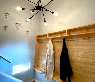 Hamilton House | Beautiful Renovated Beach Cottage Home