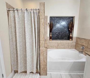 Houston House | Beautiful, renovated, comfy home for any occasion!