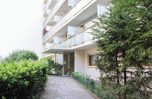 Cœur de Ville Apartment | Beautiful renovated apartment, balcony and parking