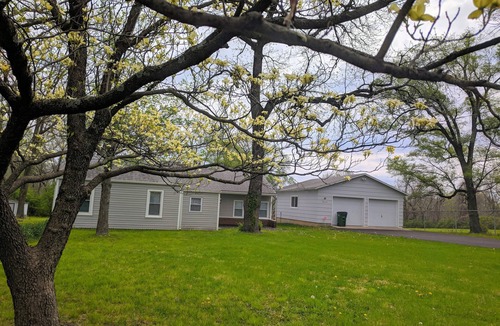 Raytown House | Beautiful renovated ranch on 1 acre, 2 miles from the stadiums.