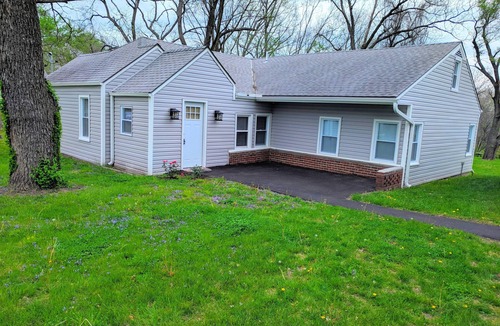 Raytown House | Beautiful renovated ranch on 1 acre, 2 miles from the stadiums.