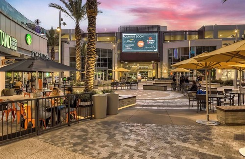 NoHo Arts District House | Beautiful Resort in NoHo