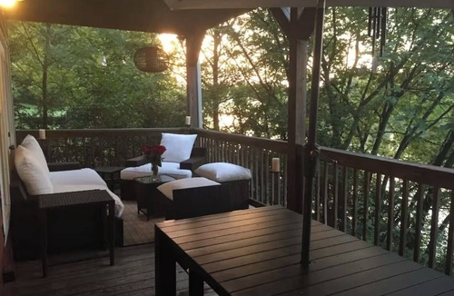 Madison House | Beautiful River Retreat Sanctuary in Nashville