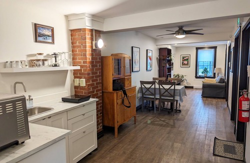 Canning Apartment | Beautiful River View Apartment in Wine Country