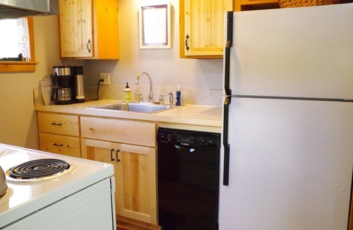 Index Cabin | Beautiful Riverfront Getaway in the Cascade Mountains