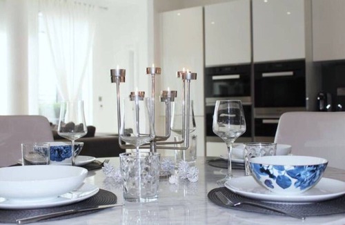 Sands End Apartment | Beautiful riverside apartment