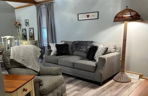 Rochester House | Beautiful Riverside Bungalow Steps Away From RIT