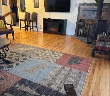 Divide House | Beautiful Rocky Mountain Home with views on 1 acre