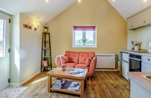 Diss Cottage | Beautiful romantic converted barn located in a quiet setting.