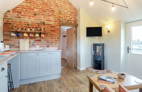 Diss Cottage | Beautiful romantic converted barn located in a quiet setting.